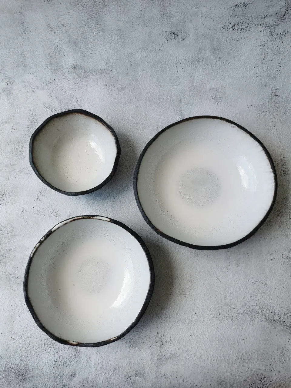 Nesting bowls (white)